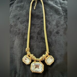 Elegant Gold Fashion Necklace with Crystal Accents